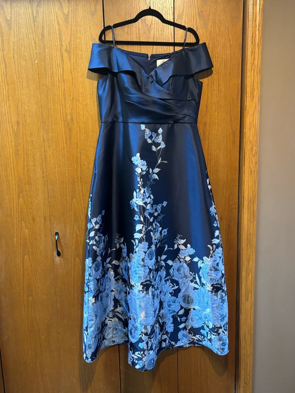 Alex Evenings Navy One-Shoulder Floral Evening Gown - Picture 4 of 9